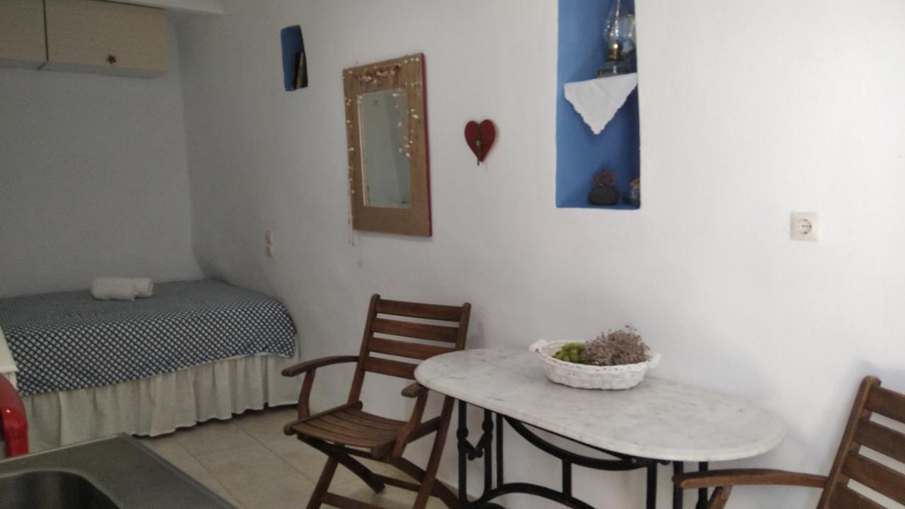 Traditional Renovated House In The Centre Of Anafi Extérieur photo